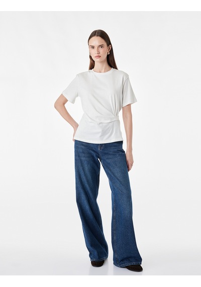 Koton Regular Fit Kısa Kollu Bisiklet Yaka Drape Detaylı Pamuklu Basic Tişört Ekru 7wak50149ek Koton Regular Fit Kısa Kollu Bisiklet Yaka Drape Detaylı Pamuklu Basic Tişört Ekru 7wak50149ek