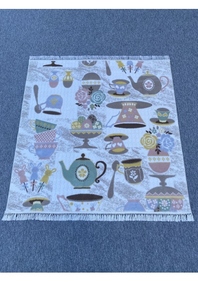 Kahve Fincanlı Desenli Kesme Halı 150x155 Akrilik Saçaklı Halı