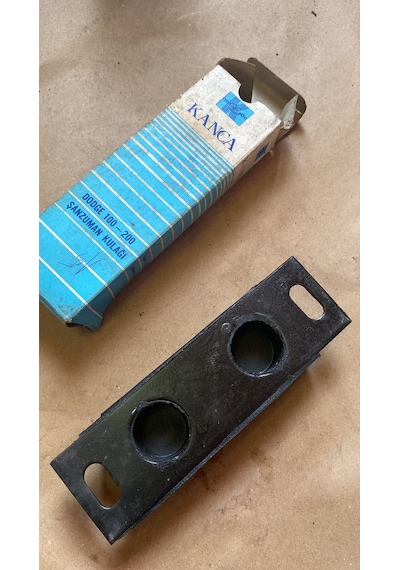 Kanca Dodge 100-200 Şanzıman Kulağı Takozu Eski Üretim Kanca Marka