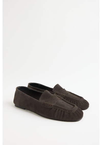 Lutvelizade Loafer 2510 Büzgülü Detaylı Acı Kahve Süet Kadın Loafer Acı Kahverengi Lutvelizade Loafer 2510 Büzgülü Detaylı Acı Kahve Süet Kadın Loafer Acı Kahverengi