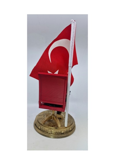 Türk Bayraklı Atatürk Figür 21 Cm Özel Tasarım