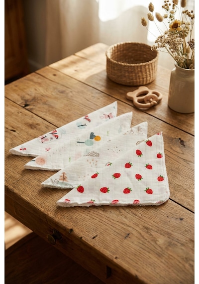 Modern Desenli Müslin Bebek Ağız Mendili Günlük Kullanım İçin Yumuşak Dokulu 25 x 25 CM 4'lü Set