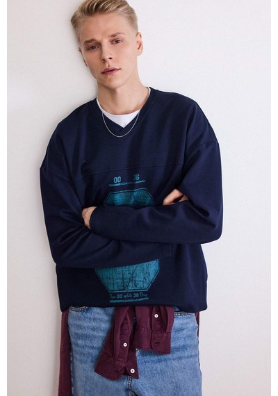 Defacto Boxy Fit V Yaka Baskılı Sweatshirt G6473ax25wnnv253 Lacivert-nv253