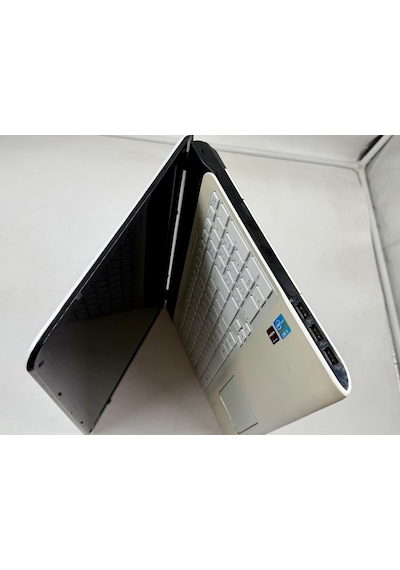 Sony Vaio SVF152C29W i3-3110M 8 GB 128 GB SSD 15.6" Dizüstü Bilgisayar (Outlet)