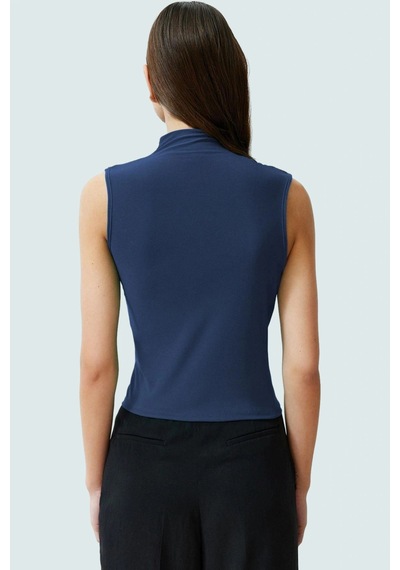 Ersefa Kolsuz Crop Bluz Dik Yaka Örme Kumaş Vücuda Oturan Seçkin Malzeme Indigo