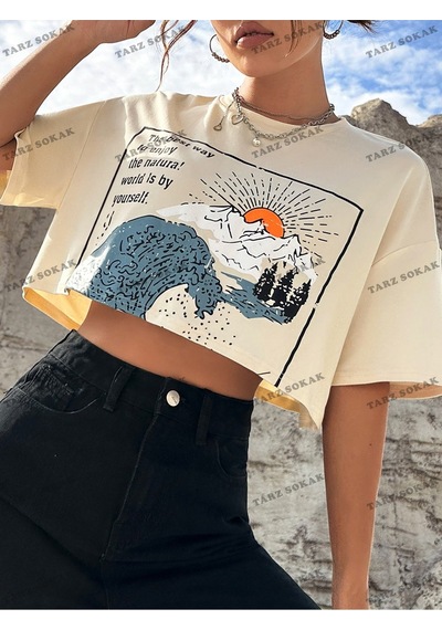 Flood Of Style Crop Ckod-232913 Dalgalı Ve Sloganlı Grafik Kısa Bej
