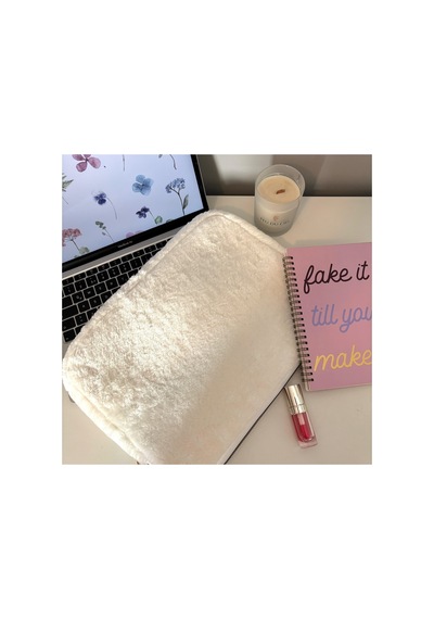 Plush Studıo Beyaz Toscase Askısız 13-13.3-14inç Macbook, Laptop Çantası 36x26cm Beyaz Beyaz