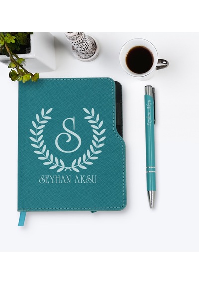 Kişiye Özel Çelenk Baş Harfli Isimli Turkuaz Termo Deri Defter Ka N11.2109