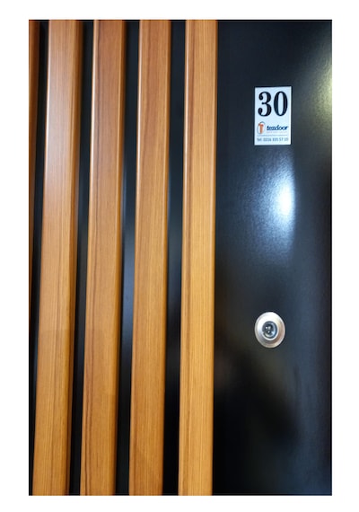 Çelik Kapı Modelleri Ahşap Kaplama Kabartmalı Daire Kapısı Sol 3