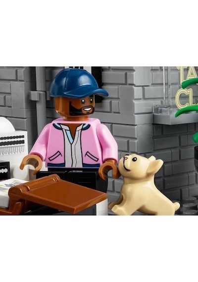LEGO® Creator Expert 10291 Queer Eye The Fab 5Loft 974 Parça