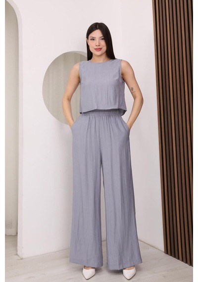 Famoda Gri Sırtı Çapraz Bağcıklı Crop Bluz & Yüksek Bel Palazzo Pantolon Alt Üst Takım Famoda Gri Sırtı Çapraz Bağcıklı Crop Bluz & Yüksek Bel Palazzo Pantolon Alt Üst Takım