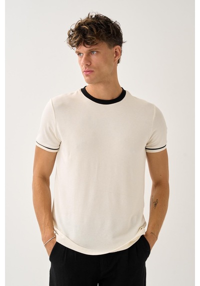 Regular Fit Yaka Detaylı T-shirt Ekru