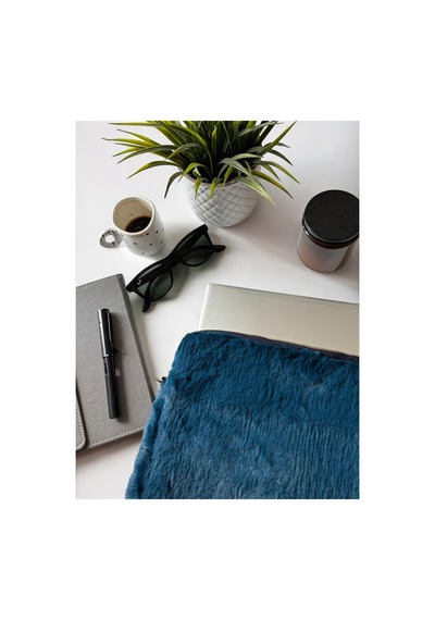 Plush Studıo 13-13.3-14 Inch Peluş Macbook, Laptop Çantası, Lacivert Toscase Askısız 36x26cm Lacivert Lacivert