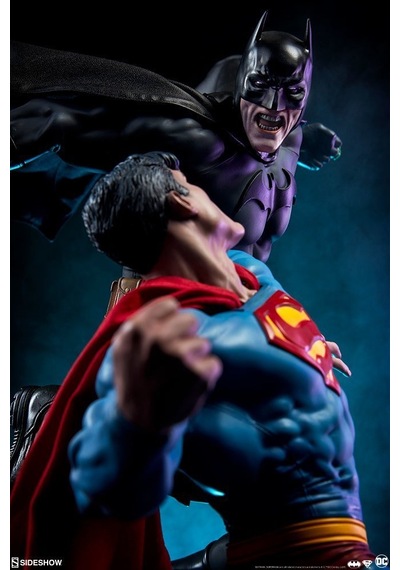 Sideshow Collectibles Batman Vs. Superman Diorama