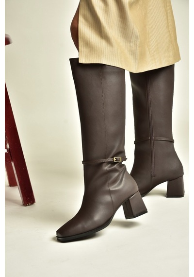 Fox Shoes Z920889009 Kahverengi Kalın Topuklu Günlük Kadın Çizme