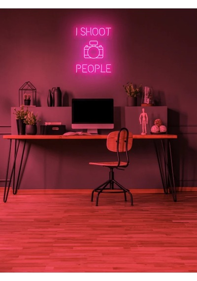I Shoot People Yazılı Ve Şekilli Neon Tabela Pembe