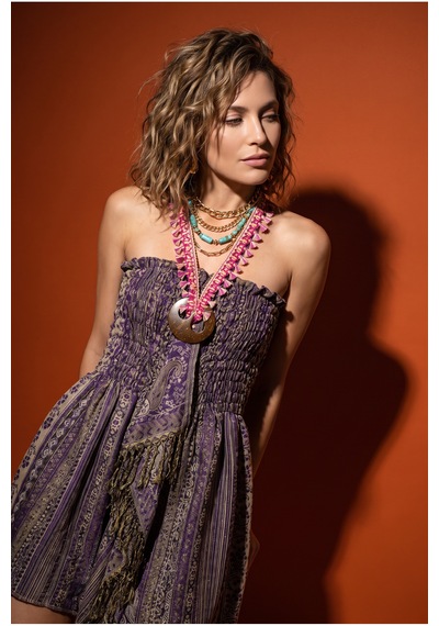 Fashion Cocktail Mistik Doğu Bohem Hint İşi Şal Desenli Püsküllü Hindistancevizi Aksesuarlı Bağlamalı Lastikli Simli Kumaş Straples Elbise Mor Fashion Cocktail Mistik Doğu Bohem Hint İşi Şal Desenli Püsküllü Hindistancevizi Aksesuarlı Bağlamalı Lastikli Simli Kumaş Straples Elbise Mor