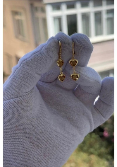 Çelik Gold Renk Kalpli Sallantılı Minimal Özel Tasarım Küpe Sarı