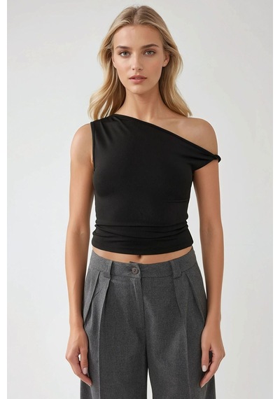 Hiccup Asimetrik Yaka Off-shoulder Slim Fit Üst Siyah