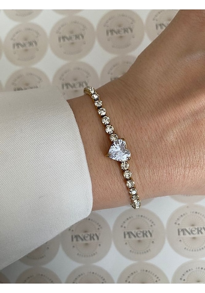 Pinery Jewels Zirkon Taşlı İri Kalp Çelik Kararmaz Kelepçe Kadın Bileklik Altın