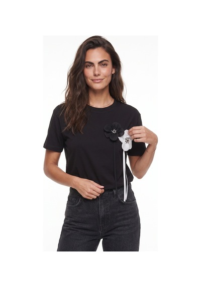 Onloox Kadın Siyah Siyah Pamuklu Kısa Kollu Bisiklet Yaka Aksesuar Detaylı Örme Tişört T-shirt