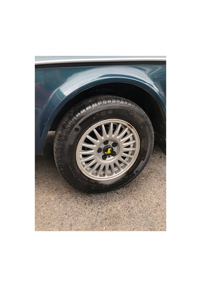 1974-1993 Volvo 240 Aries Jantları İçin Göbek Kapakları