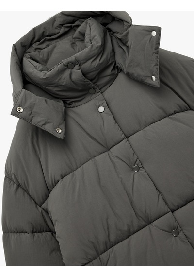 Koton Fermuarlı Cepli Çıkarılabilir Kapüşonlu Uzun Kollu Su İtici Oversize Şişme Mont Antrasit 6wak00156ew Antrasit Koton Fermuarlı Cepli Çıkarılabilir Kapüşonlu Uzun Kollu Su İtici Oversize Şişme Mont Antrasit 6wak00156ew Antrasit