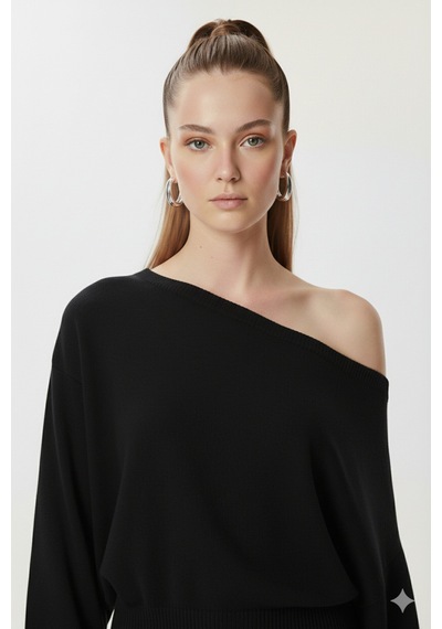 Fiolin Omuzu Açık Off Shoulder Triko Kazak Siyah