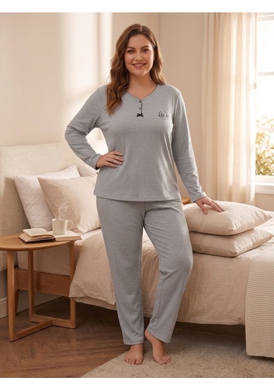 Büyük Beden Uzun Kol Pamuklu Likralı İnterlok Kumaş Pijama Takımı 8739 Gri Büyük Beden Uzun Kol Pamuklu Likralı İnterlok Kumaş Pijama Takımı 8739 Gri