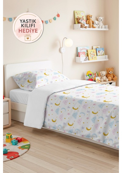 Evimde Bambaşka Ay Bulut Yıldız Çocuk Odası Dekoratif Pike Takımı - Pembe Sarı Bebek Odası Yatak Örtüsü - 160x220  CM