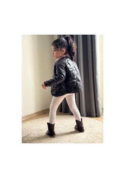 Toikids Kız Çocuk Kalpli Kapitone Mont Siyah