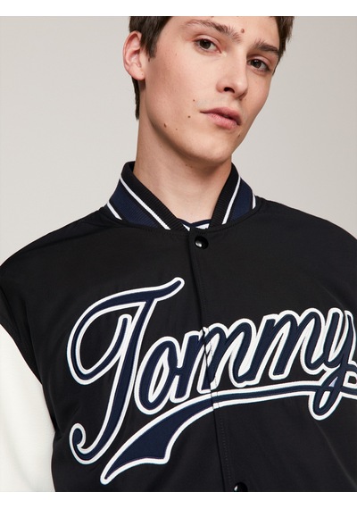 Tommy Hilfiger Erkek Marka Logolu Polyfill Dolgulu Düğmeli Şerit Cepli Lastik Örgü Yakalı Şık Görünümlü Siyah Mont Dm0dm17880 Bds Tommy Hilfiger Erkek Marka Logolu Polyfill Dolgulu Düğmeli Şerit Cepli Lastik Örgü Yakalı Şık Görünümlü Siyah Mont Dm0dm17880 Bds