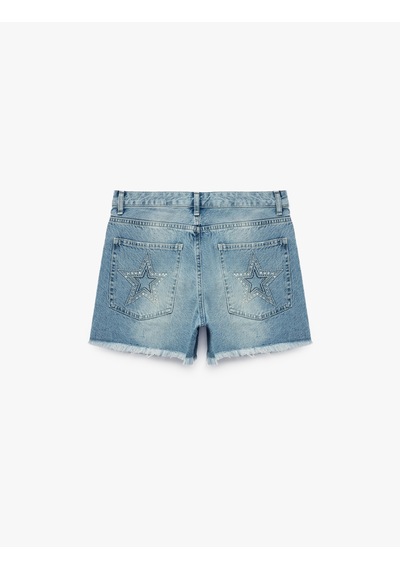Koton Taş Detaylı Pamuklu Rahat Kalıp Mini Denim Şort Açık İndigo 6sal40235md