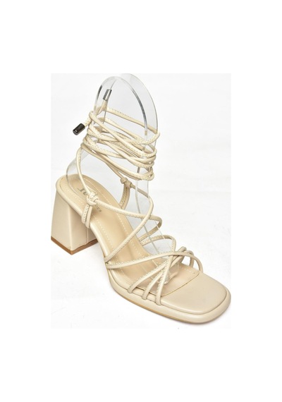 Fox Shoes S282470509 Bej Kalın Topuklu Bağlamalı Kadın Ayakkabı Bej