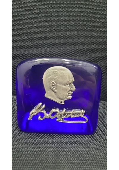 Atatürk İnsiyalli Dökme Cam Kağıt Ağırlığı El Yapımı Obje 8x6x4cm