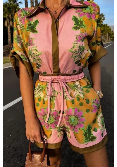 Asprinfashion Kadın İthal Desenli Şort Takım Pembe Gömlek Yaka Bağcıklı Yazlık İkili Takım Asprinfashion Kadın İthal Desenli Şort Takım Pembe Gömlek Yaka Bağcıklı Yazlık İkili Takım