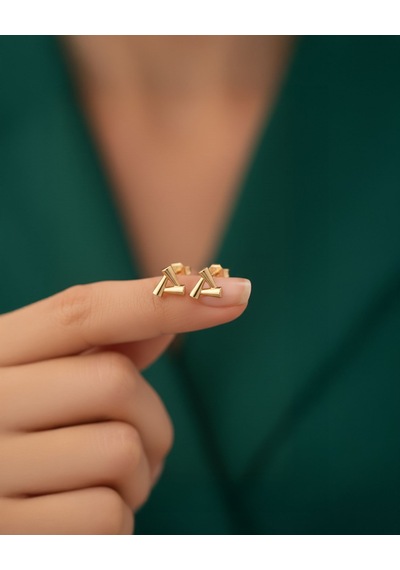 Minimalist Sade Üçgen 14 Ayar Altın Küpe