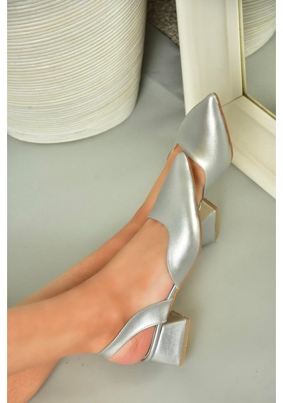 Fox Shoes U998011109 Gümüş Alçak Topuklu Kadın Ayakkabı Gümüş