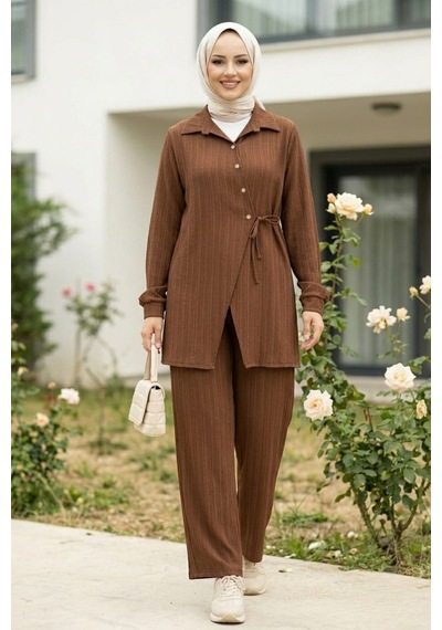 Hb Harma Time Butik Kadın Düğmeli Kuşaklı Çilek Kumaş Tunik Pantolon Kahverengi İkili Takım Kahverengi Kahverengi Hb Harma Time Butik Kadın Düğmeli Kuşaklı Çilek Kumaş Tunik Pantolon Kahverengi İkili Takım Kahverengi Kahverengi