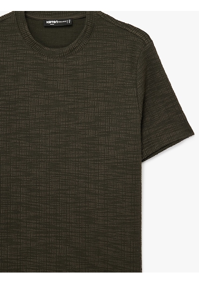 Koton Regular Fit Kısa Kollu Dokulu Tok Kumaş Bisiklet Yaka Tişört Haki 6sam10378mk