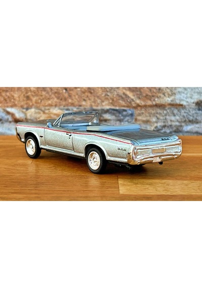 1:43 Ölçekli Lisanslı Metal Retro Amerikan Arabaları - 1966 Pontiac Gto - 10 Cm