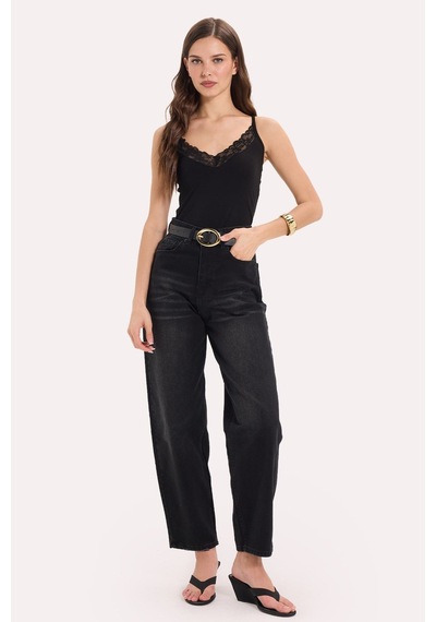 Tudors Kadın Slim Fit Dar Kesim Kolsuz V Yaka Dantel Detaylı Pamuklu Likralı Siyah Crop-51073