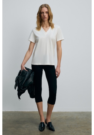 Grımelange Alıne Kadın %100 Organik Pamuk Derin V Yakalı Comfort Fit Ekru T-shirt Ekru