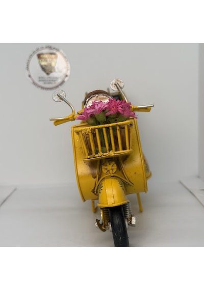 Nostaljik Çiçekli Sarı Scooter - 17 Cm Dekoratif Motosiklet Modeli