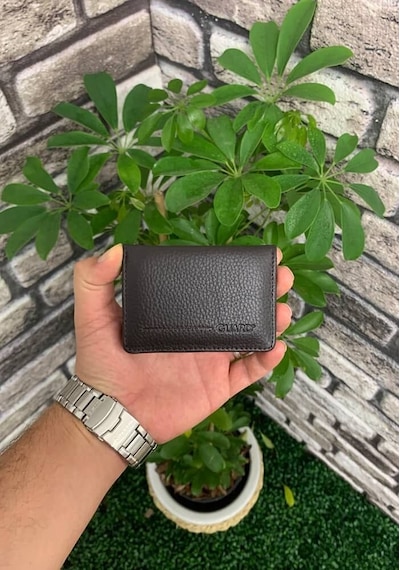 Guard Mıknatıslı Küçük Boy Kahverengi Hakiki Deri Kartlık/kartvizitlik Erkek / Kadın P131 Kahverengi