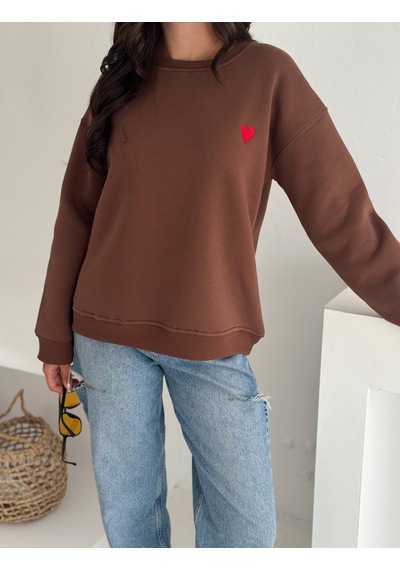 Kadın Kalp Nakışlı Sweatshirt Sade & Sevgi Dolu Stil Kahverengi