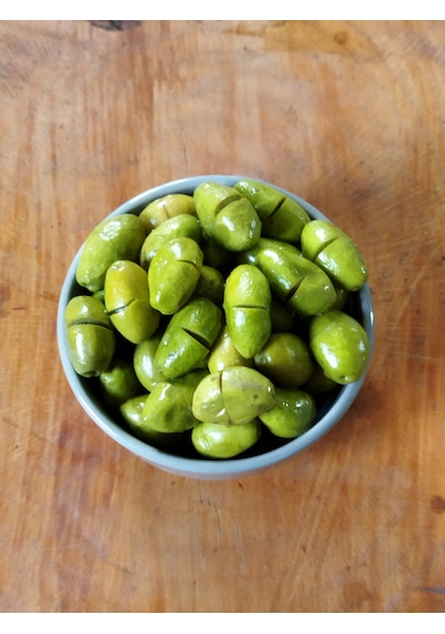 Etik Yerli Ürünler Çekiçke Eğri Çekirdek Cinsi Küçük Boy Kırma Tatlanmış Zeytin 3 KG