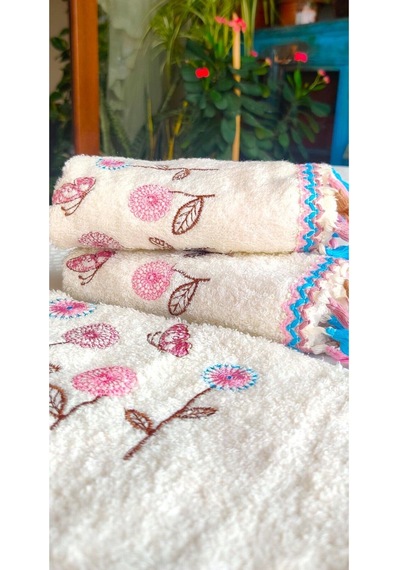 Annem Çeyizlik 50x90 Cm. Bukle Dokulu Yeni Trend Kalp Ve Çiçek Nakışlı El, Yüz Havlusu 3.lü Set krem