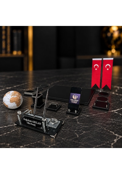 Ofis Prestij 13 Parça Dünya Küreli Kristal Kişiye Özel İsimlik Ve Sümen Seti Siyah