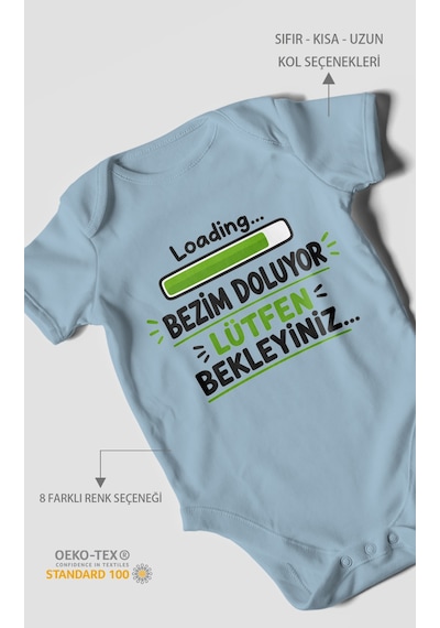 Morivokids Bezim Doluyor Lütfen Bekleyiniz Kısa Kollu Bebek Body %100 Pamuk Bebe Mavisi